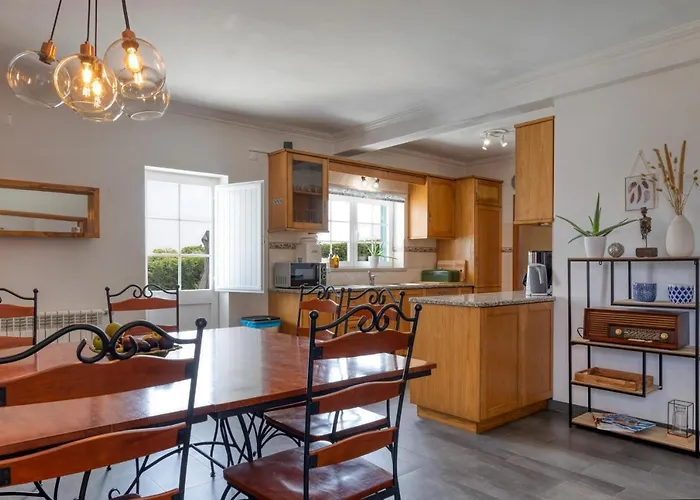 Casa Branca - With Private Pool & Big Garden * Ribamar (Lourinha)