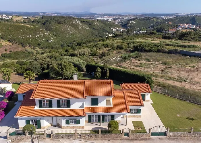 Casa Branca - With Private Pool & Big Garden וילה