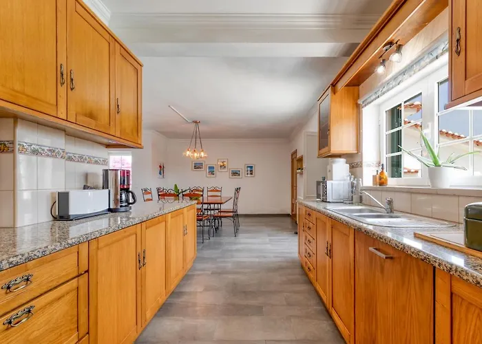 Casa Branca - With Private Pool & Big Garden Villa *